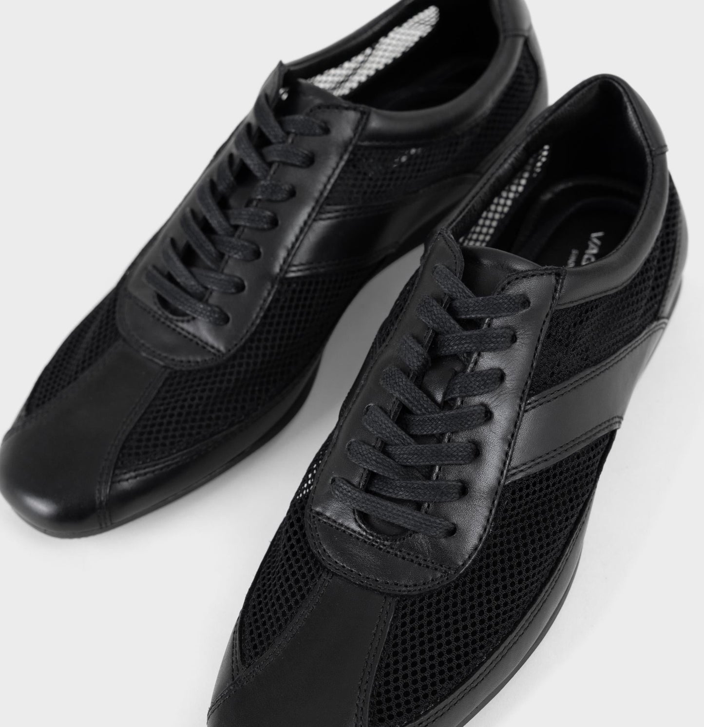 Hillary Sneakers in Black Leather/Mesh