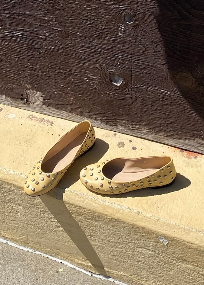 Bailarina Stud Flats in Butter