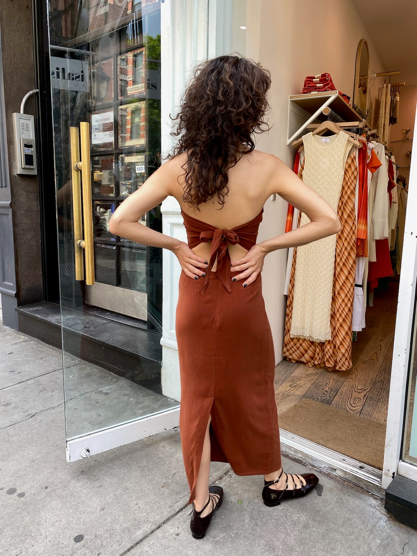 The Strapless Tie Back Midi Dress in Umber