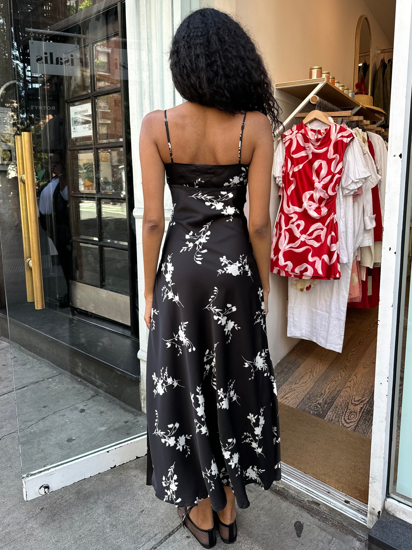 Tessa Floral Midi Dress in Black