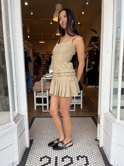 Kaz Pleated Dress w Belt in Taupe