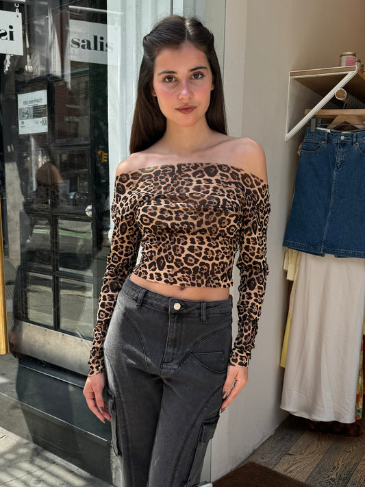 Alana Off-Shoulder Top in Leopard