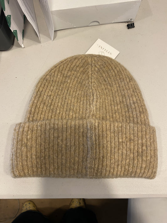 Isalis Beanie in Toasted Oat