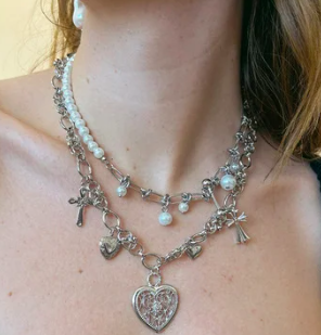 Charm Heart Pearl Necklace in Silver