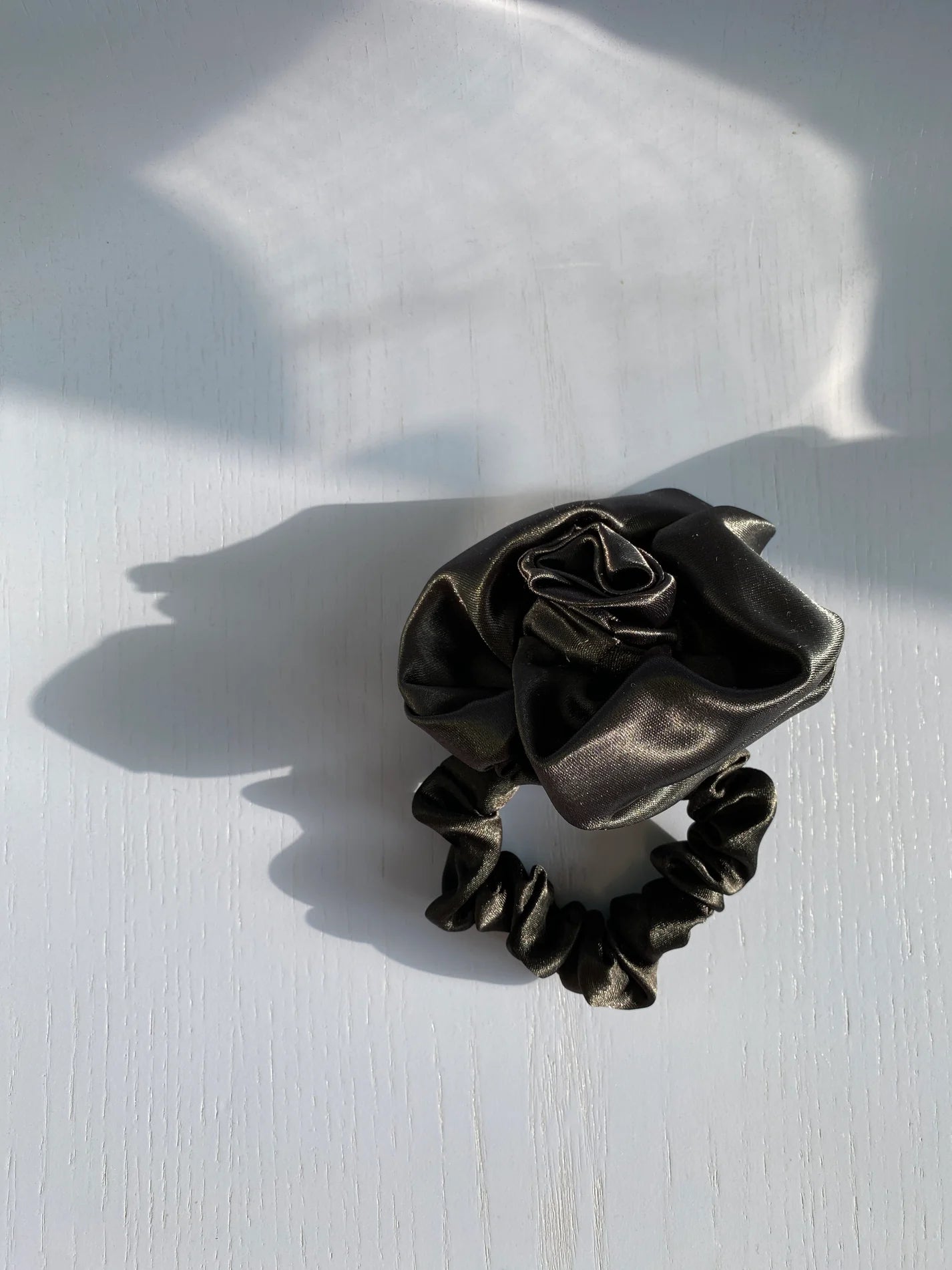 Rosette Scrunchie in Black